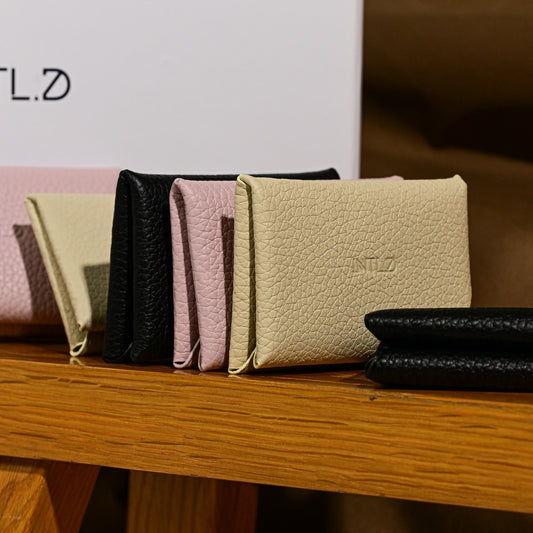 Single Fold Saffiano Cardholder