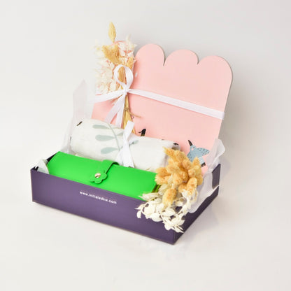 Lady Munchkin Gift Set