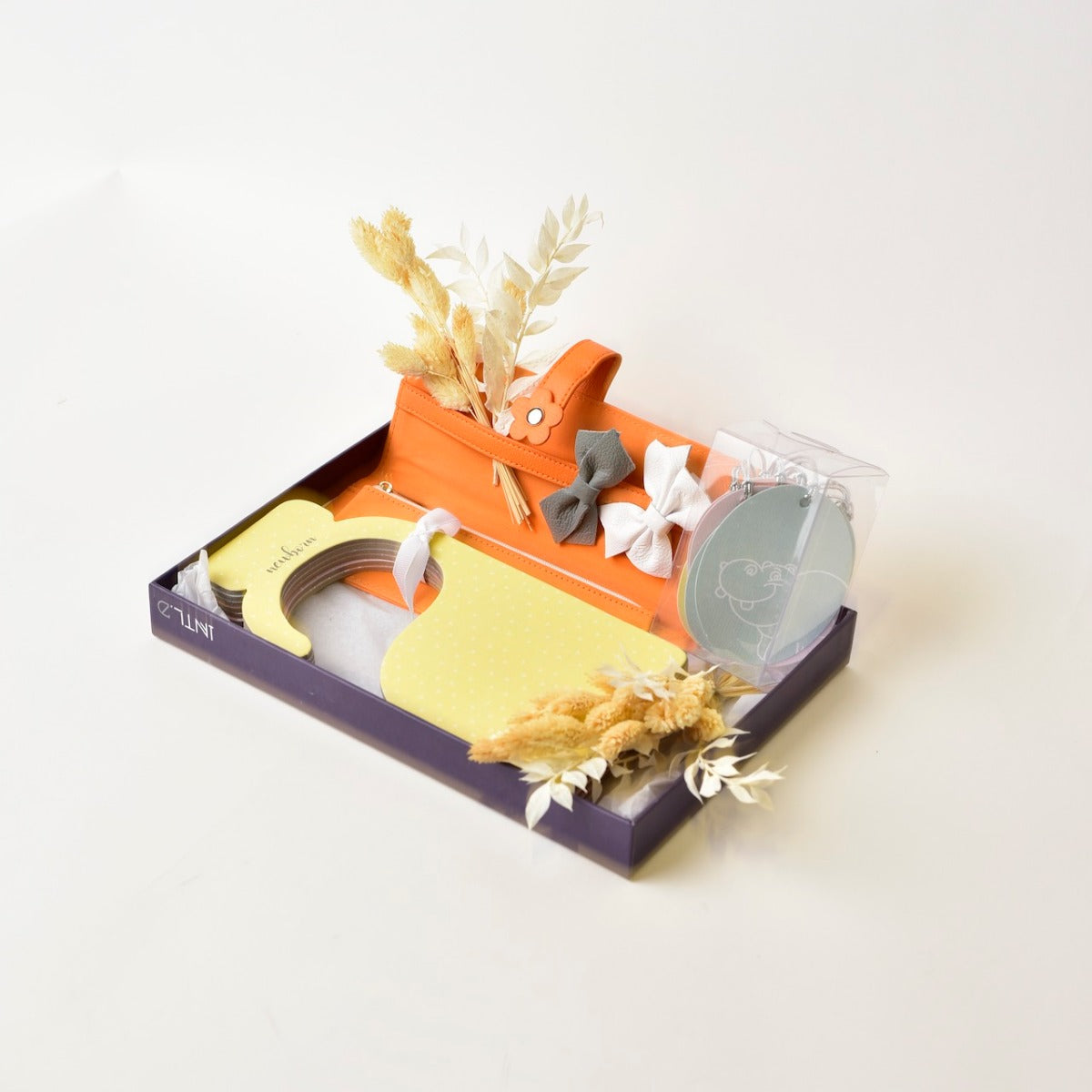 Elegant Lady Munchkin Gift Set