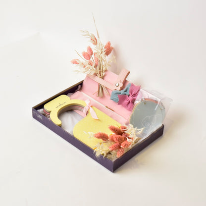 Elegant Lady Munchkin Gift Set